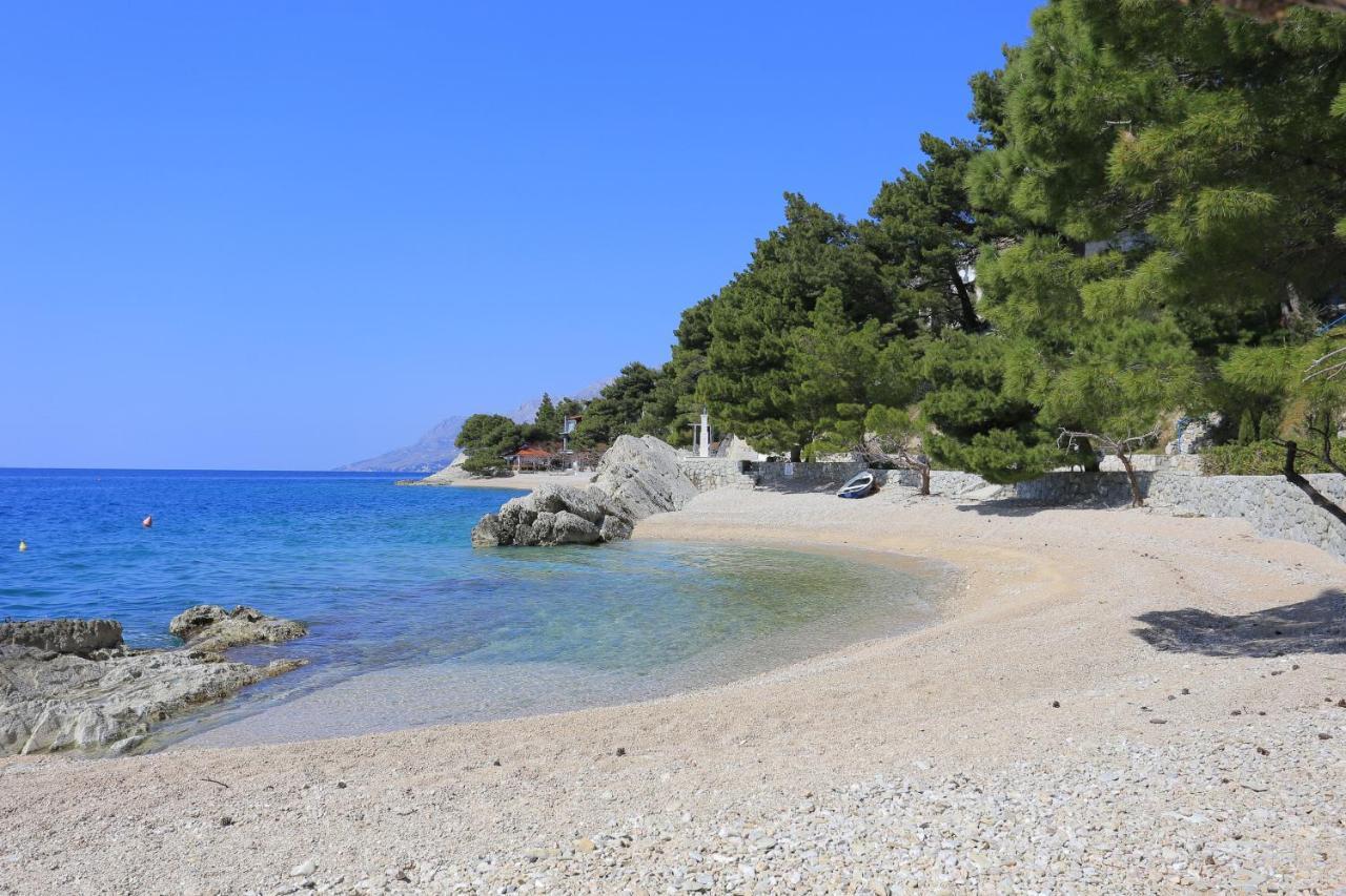 Apartments With A Parking Space Brela, Makarska - 11687 Exterior foto