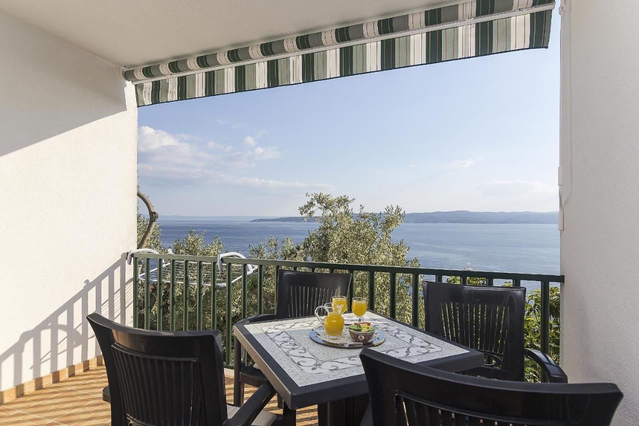 Apartments With A Parking Space Brela, Makarska - 11687 Exterior foto